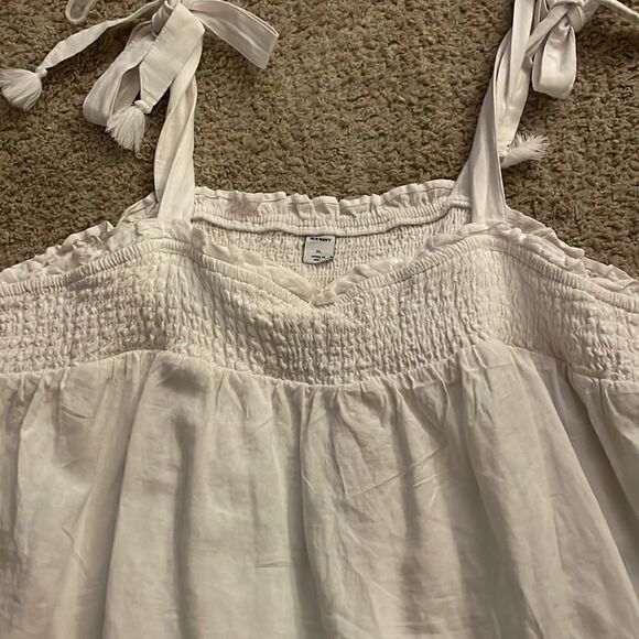 Old Navy Smocked Linen Blend Swing Top - Picture 7 of 9
